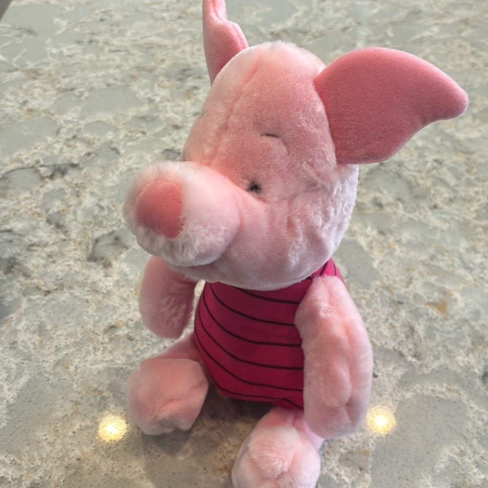 Authentic Disney Store Exclusive original Piglet Plush - Picture 1 of 7